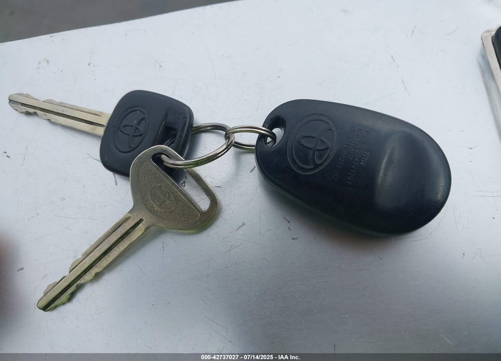 2008 TOYOTA SIENNA VIN: 5TDZK23C38S101643