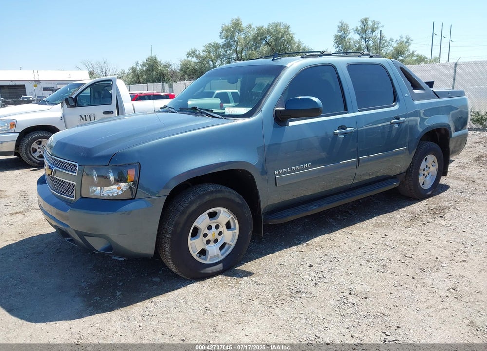 2011 CHEVROLET AVALANCHE VIN: 3GNTKEE30BG388070