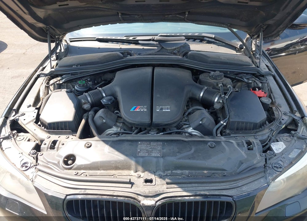 2008 BMW M5 VIN: WBSNB93538CX10170