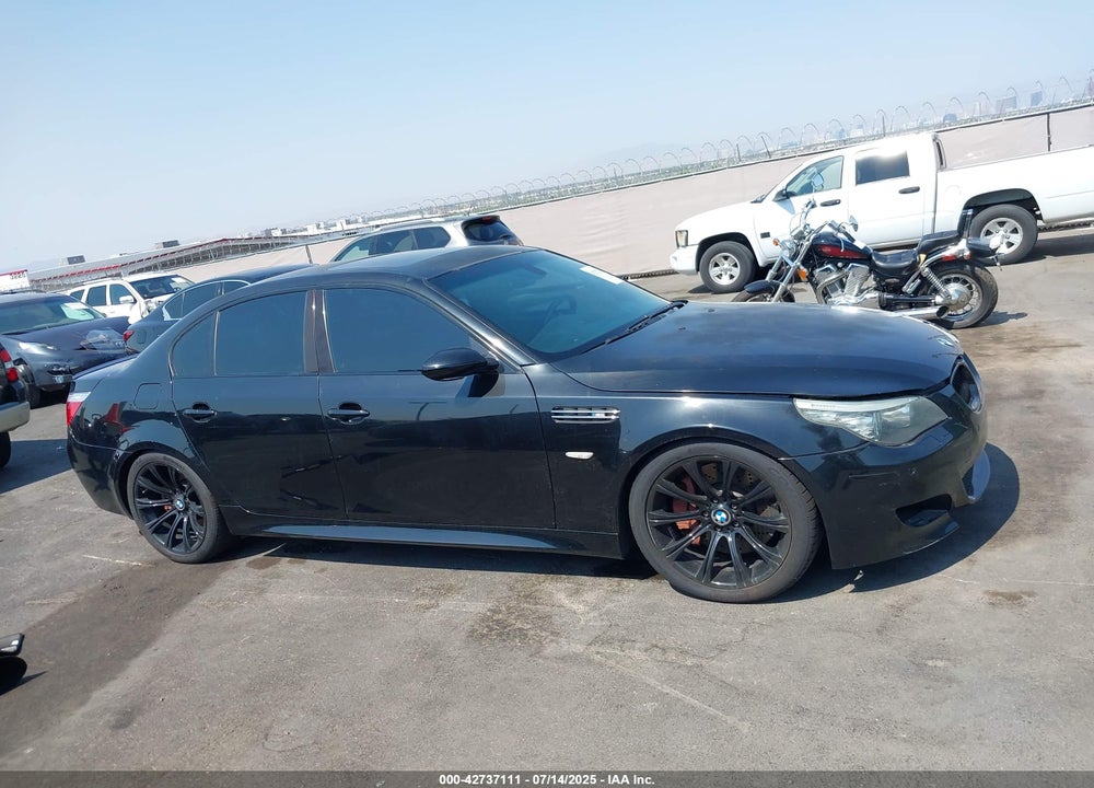 2008 BMW M5 VIN: WBSNB93538CX10170
