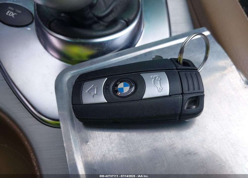 2008 BMW M5 VIN: WBSNB93538CX10170