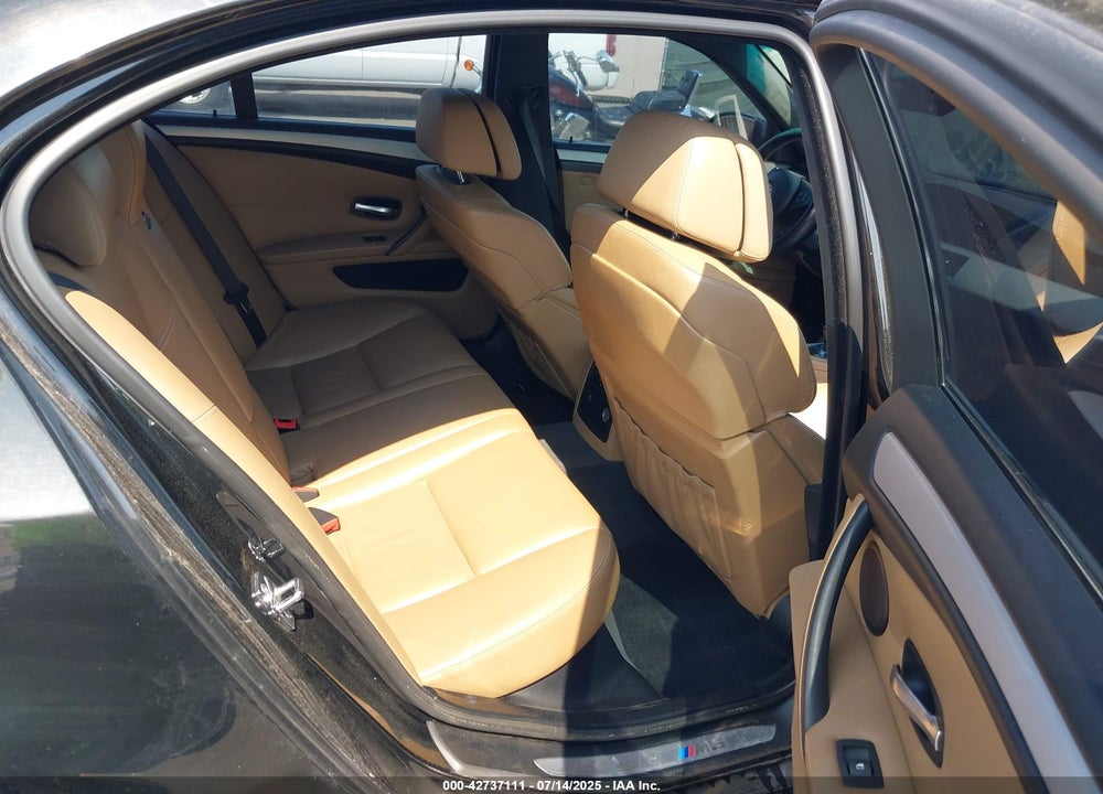 2008 BMW M5 VIN: WBSNB93538CX10170