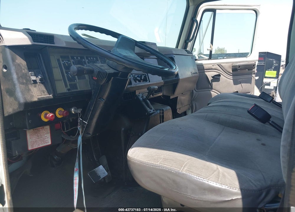 1999 INTERNATIONAL 4000 4700 VIN: 1HTSCAAM2XH620998