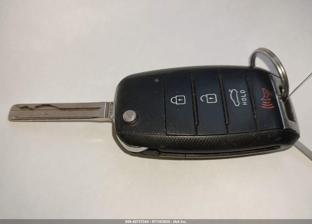 2015 KIA OPTIMA VIN: KNAGM4A74F5634233