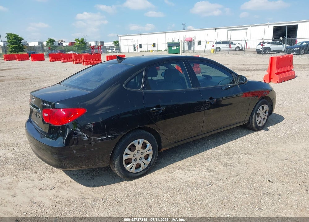 2010 HYUNDAI ELANTRA VIN: KMHDU4AD5AU927225