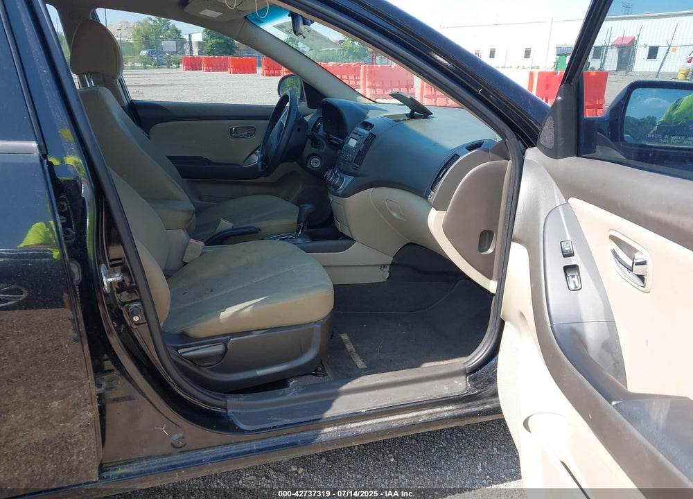 2010 HYUNDAI ELANTRA VIN: KMHDU4AD5AU927225