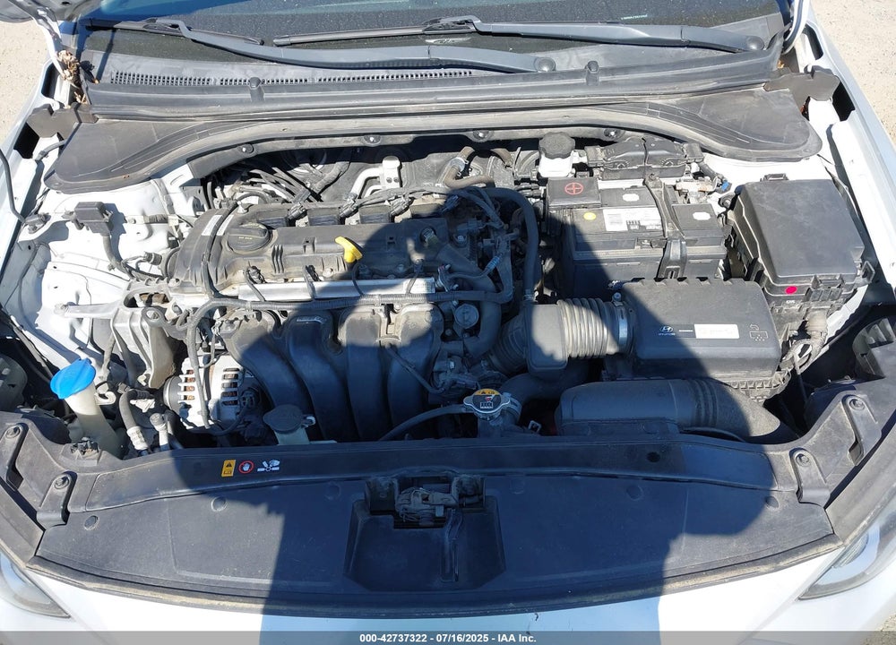 2017 HYUNDAI ELANTRA VIN: KMHD84LF2HU155926