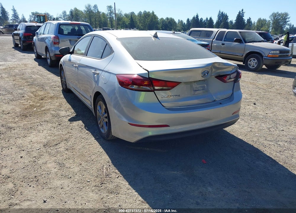 2017 HYUNDAI ELANTRA VIN: KMHD84LF2HU155926