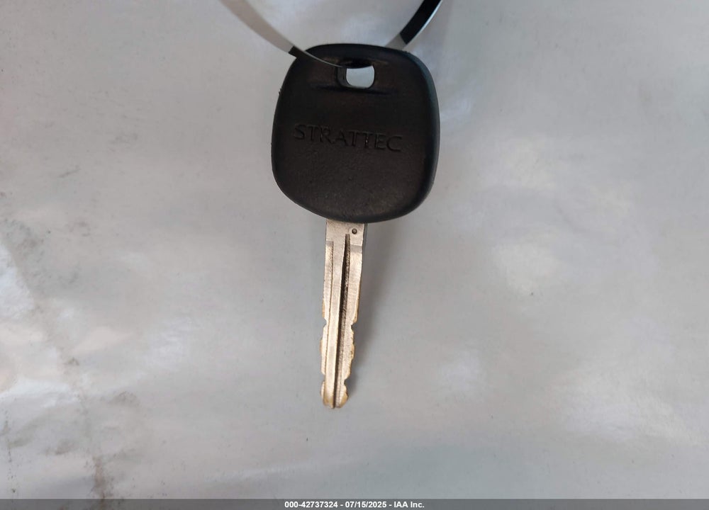 2005 TOYOTA MATRIX VIN: 2T1KR32E75C399477