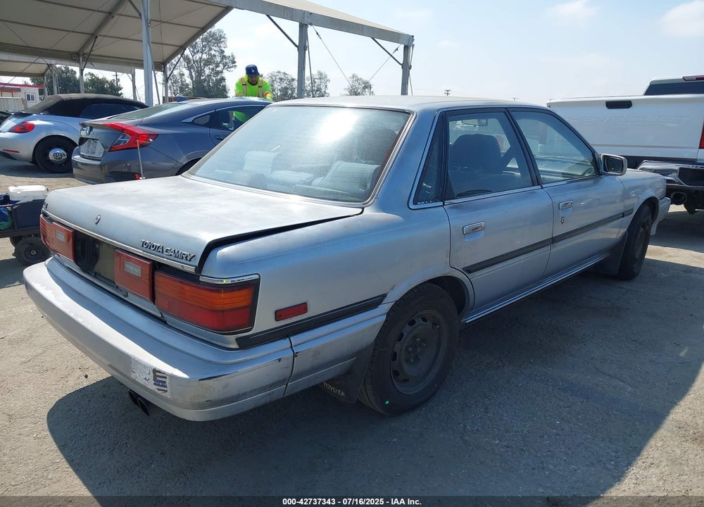 1988 TOYOTA CAMRY LE VIN: JT2SV22EXJ3305934