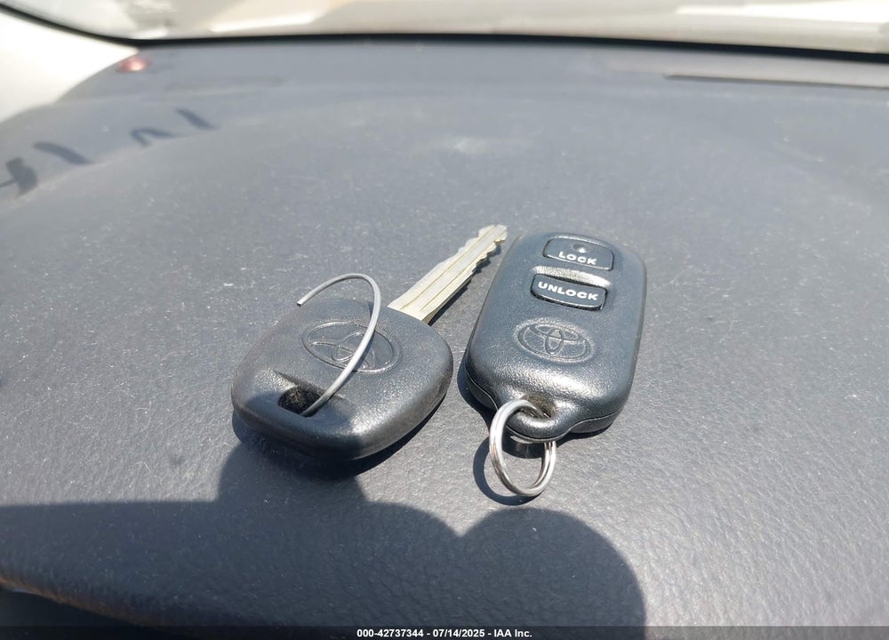2008 TOYOTA COROLLA VIN: 1NXBR32E98Z013550