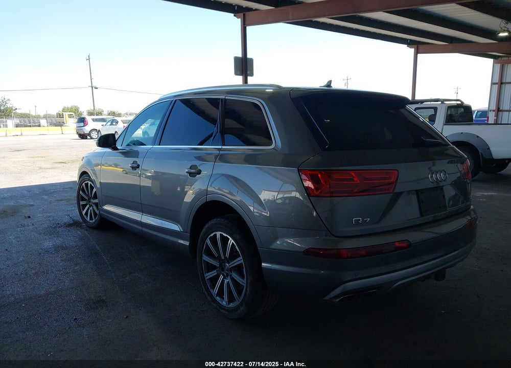 2017 AUDI Q7 VIN: WA1VAAF77HD000217