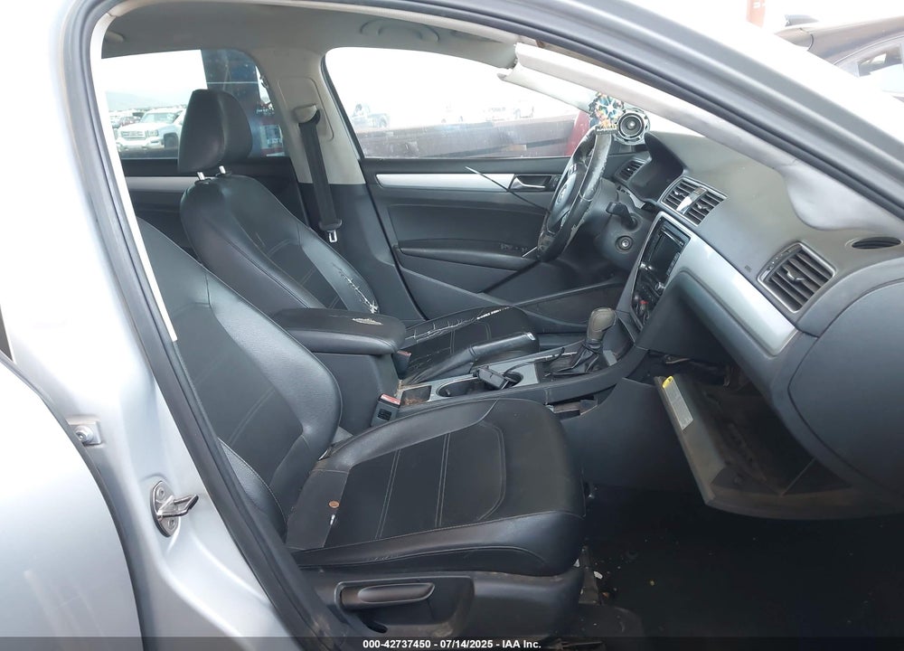 2013 VOLKSWAGEN PASSAT VIN: 1VWBN7A38DC032790