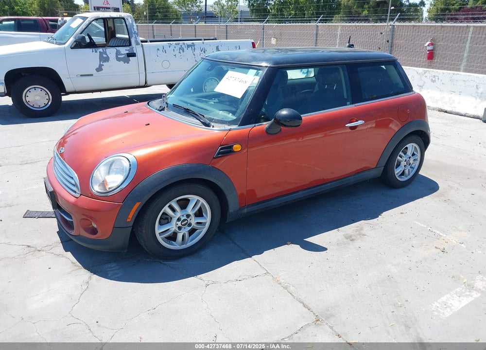 2013 MINI COOPER VIN: WMWSU3C54DT545660