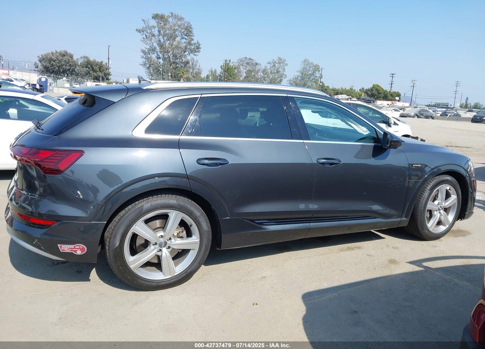 2019 AUDI E-TRON PREMIUM PLUS VIN: WA1LAAGE6KB022300