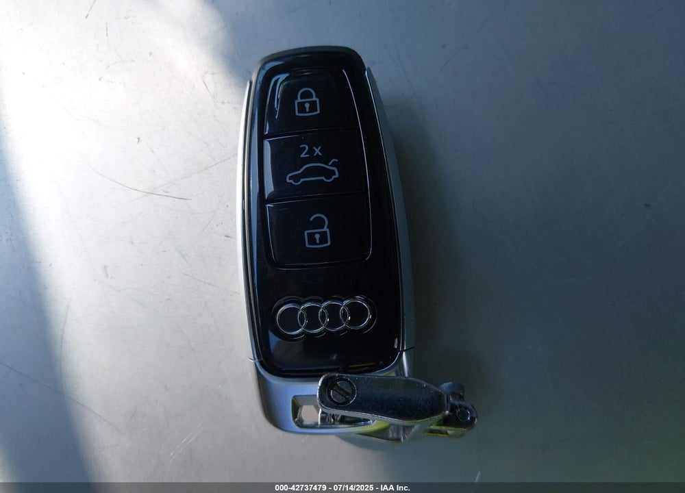 2019 AUDI E-TRON PREMIUM PLUS VIN: WA1LAAGE6KB022300