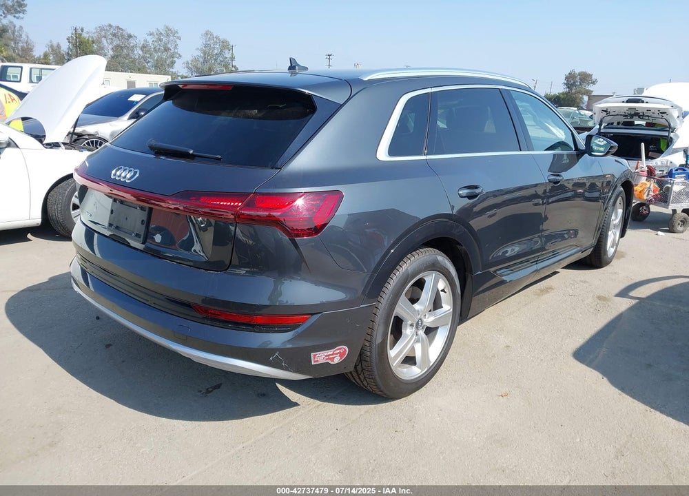 2019 AUDI E-TRON PREMIUM PLUS VIN: WA1LAAGE6KB022300
