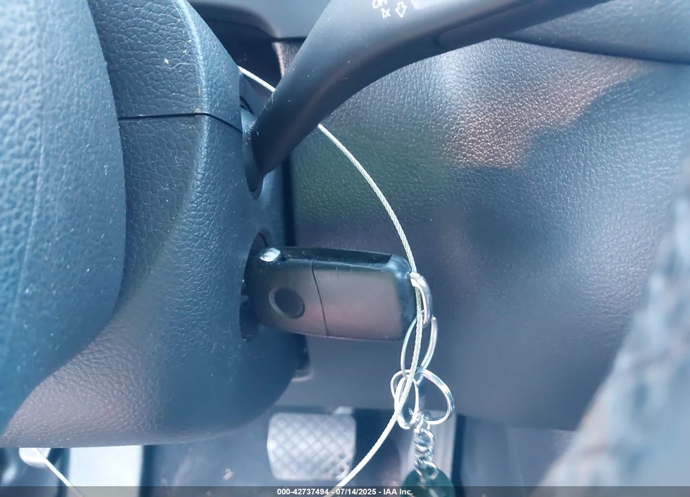 2013 VOLKSWAGEN TIGUAN VIN: WVGAV3AX0DW562532