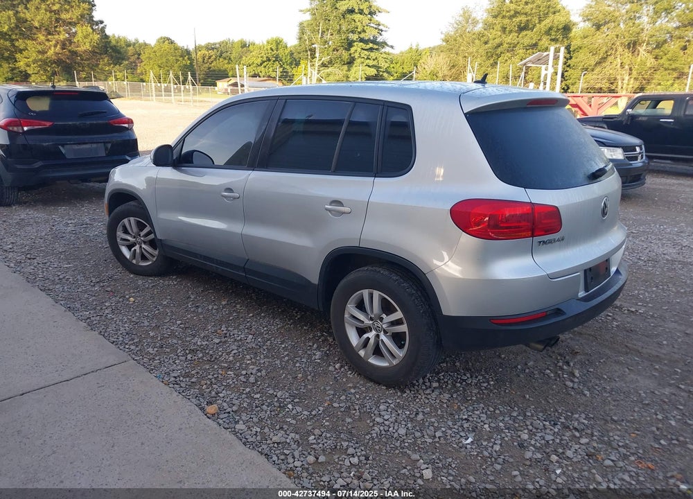 2013 VOLKSWAGEN TIGUAN VIN: WVGAV3AX0DW562532