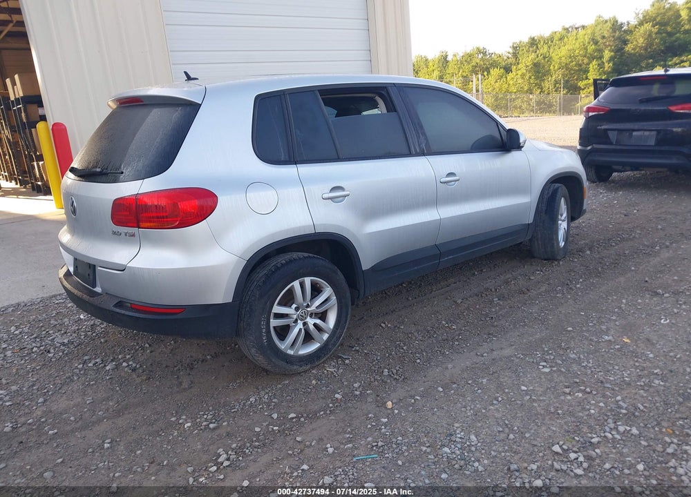 2013 VOLKSWAGEN TIGUAN VIN: WVGAV3AX0DW562532