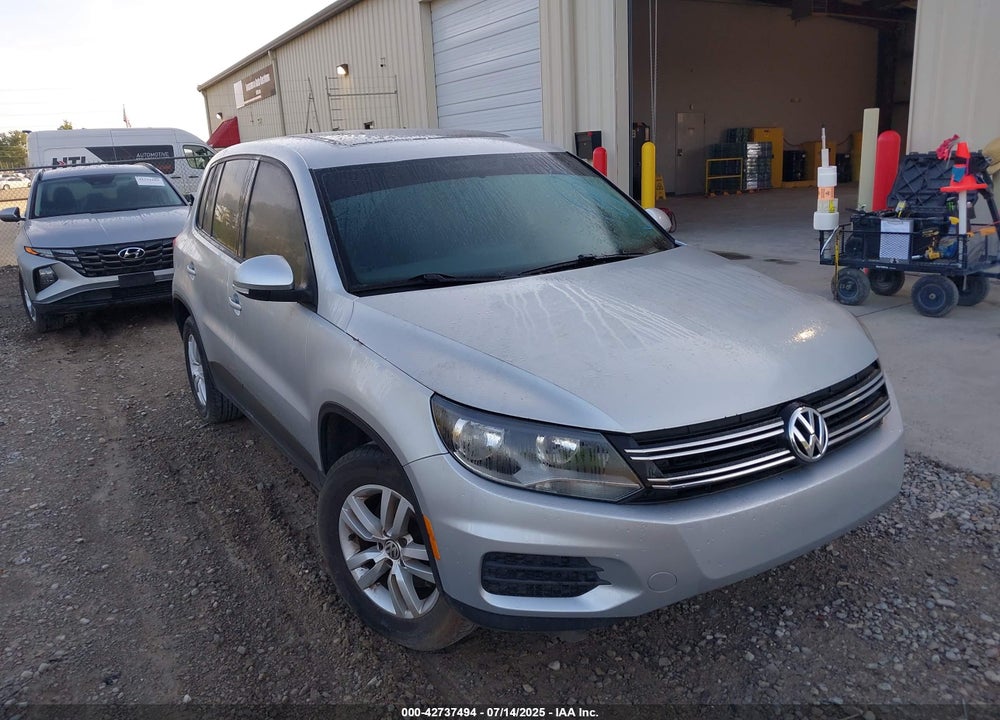 2013 VOLKSWAGEN TIGUAN VIN: WVGAV3AX0DW562532