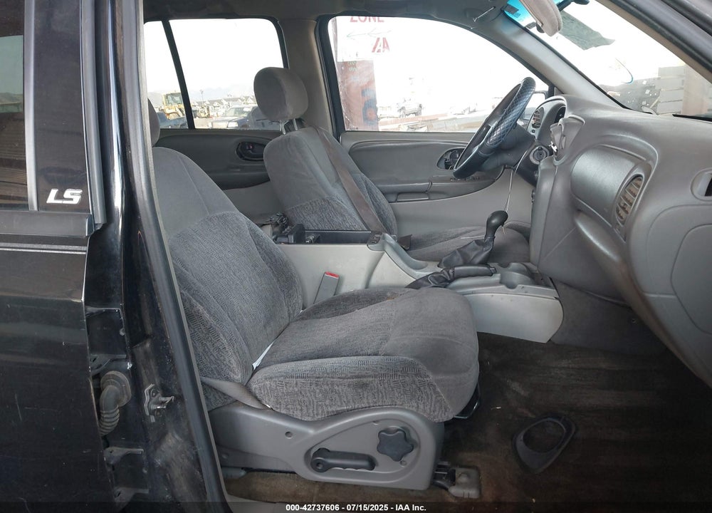 2003 CHEVROLET TRAILBLAZER LS VIN: 1GNDS13S432371175