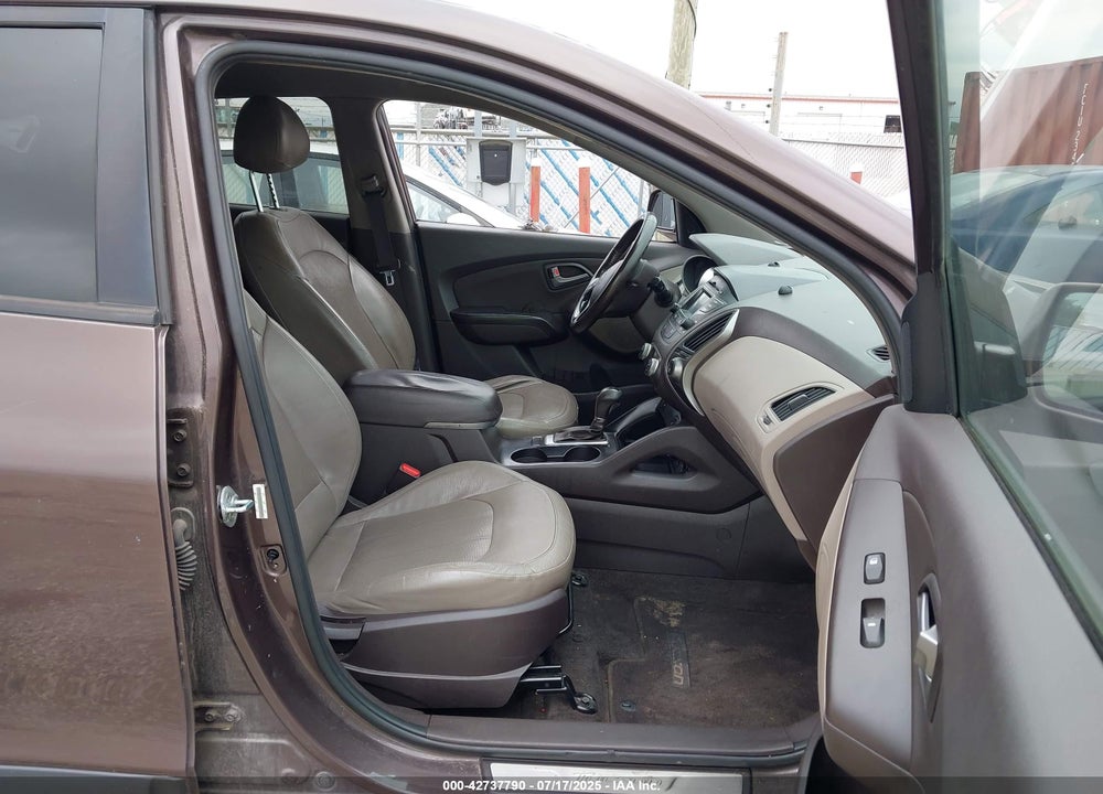 2015 HYUNDAI TUCSON VIN: KM8JU3AG2FU986599