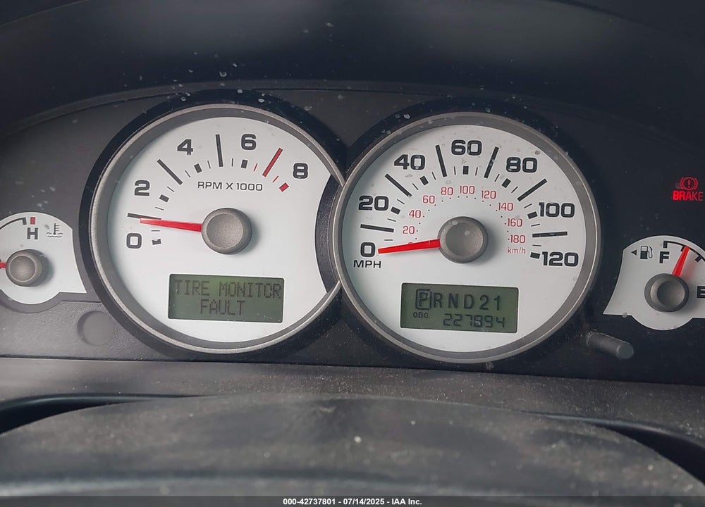 2006 FORD ESCAPE VIN: 1FMYU94196KC23595