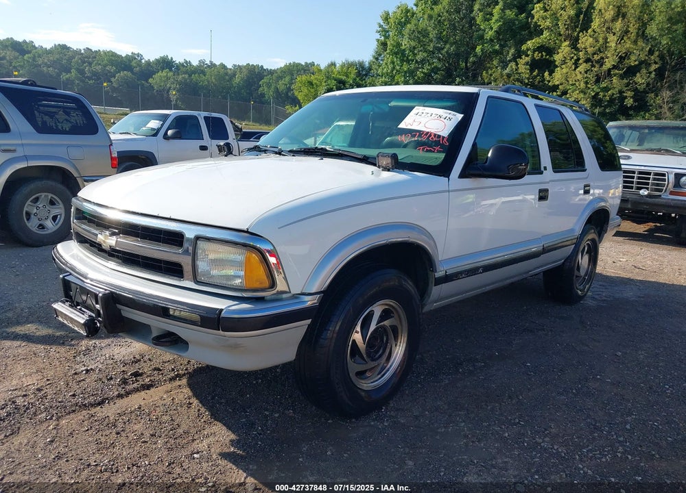 1996 CHEVROLET BLAZER VIN: 1GNDT13W2T2203227