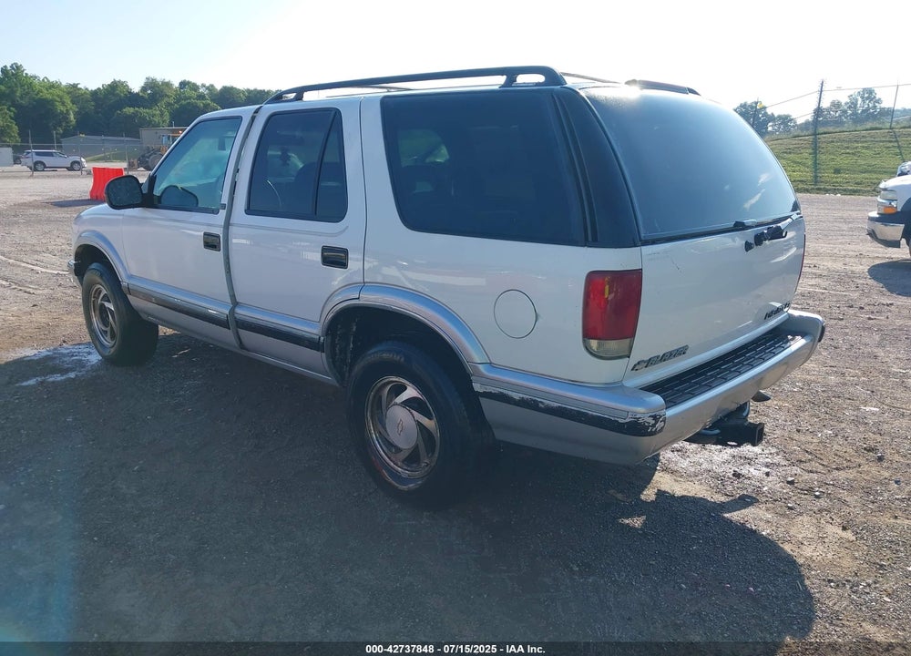 1996 CHEVROLET BLAZER VIN: 1GNDT13W2T2203227