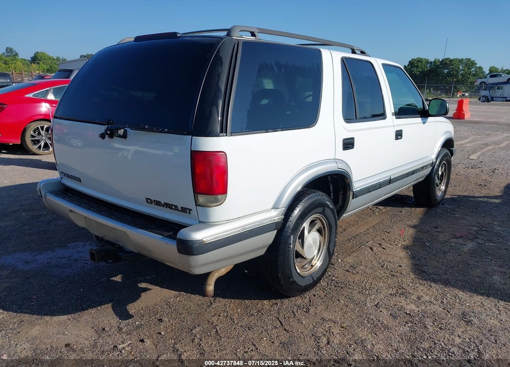 1996 CHEVROLET BLAZER VIN: 1GNDT13W2T2203227