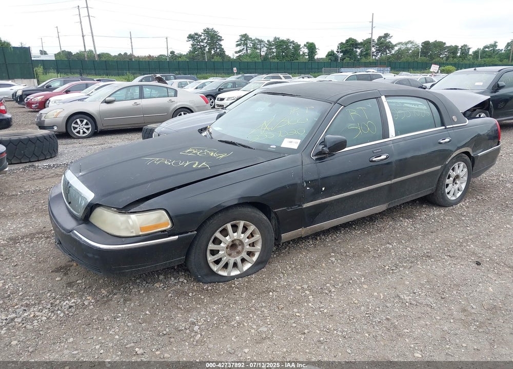 2009 LINCOLN TOWN CAR VIN: 2LNHM82V89X619390