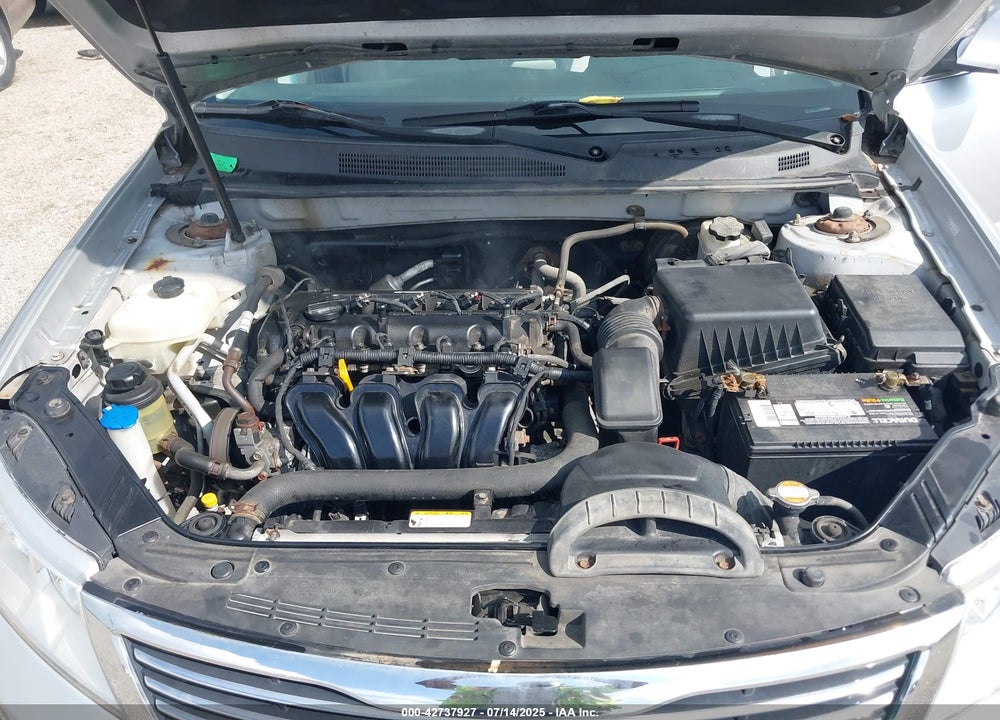 2009 KIA OPTIMA VIN: KNAGE228195295525