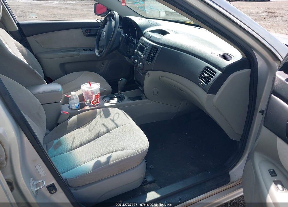 2009 KIA OPTIMA VIN: KNAGE228195295525
