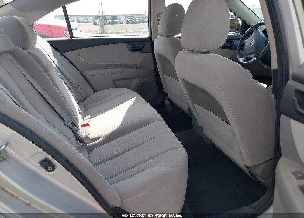 2009 KIA OPTIMA VIN: KNAGE228195295525