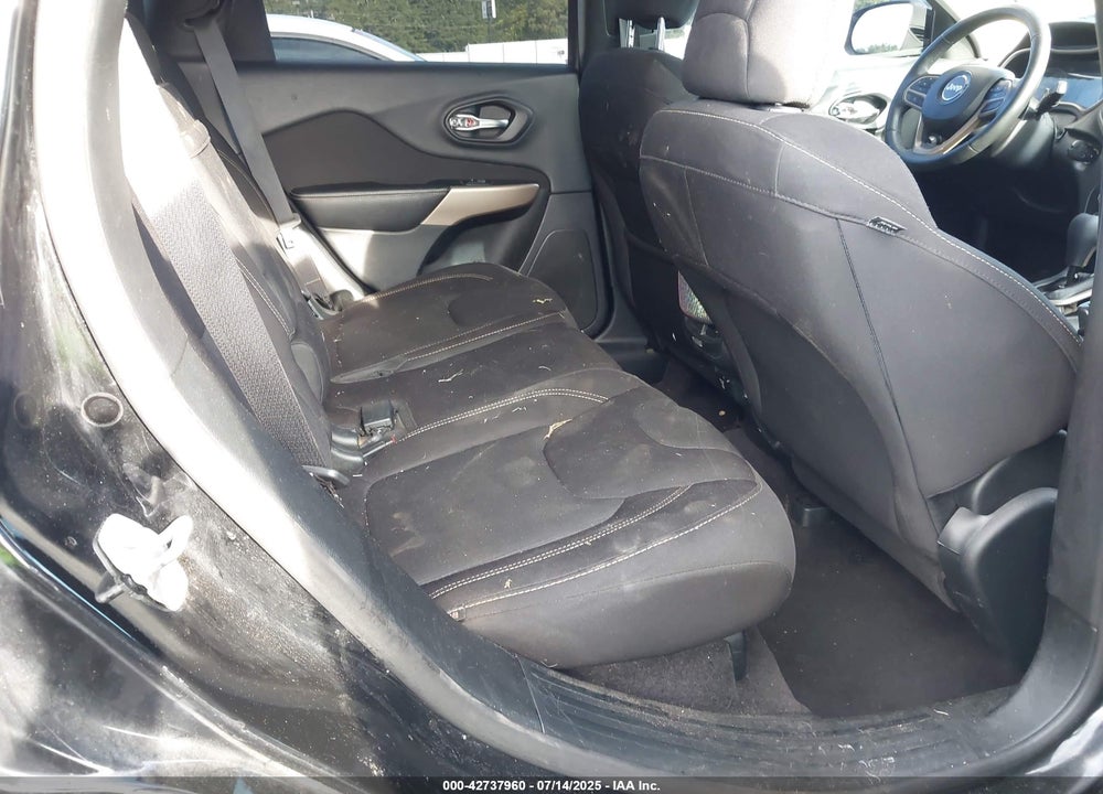 2017 JEEP CHEROKEE VIN: 1C4PJMCB0HW637544