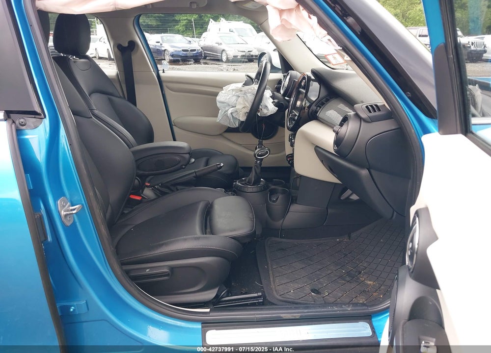 2016 MINI HARDTOP VIN: WMWXU1C52G2D10844