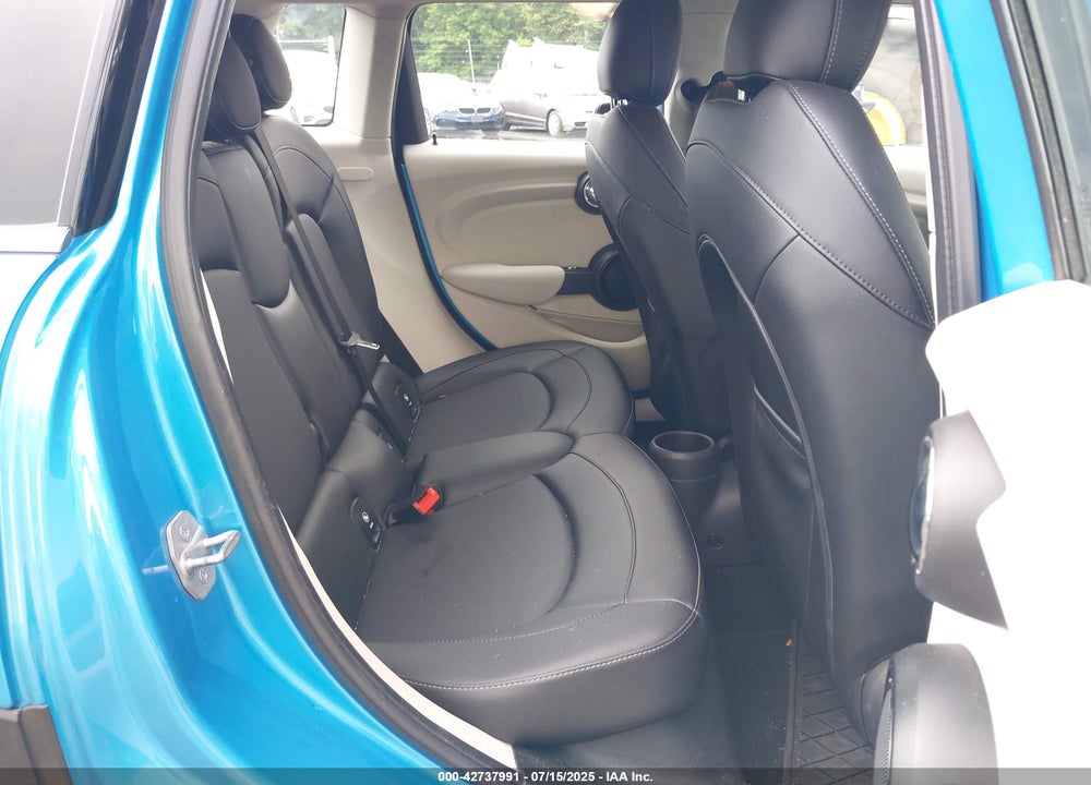 2016 MINI HARDTOP VIN: WMWXU1C52G2D10844