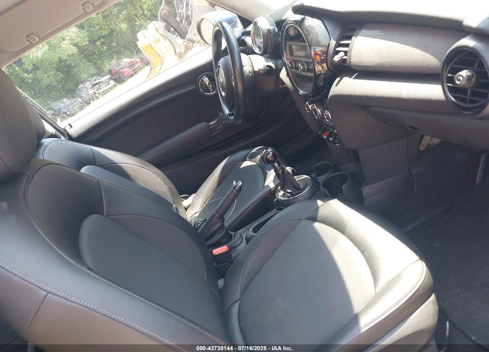 2014 MINI COOPER VIN: WMWXM5C50ET972174