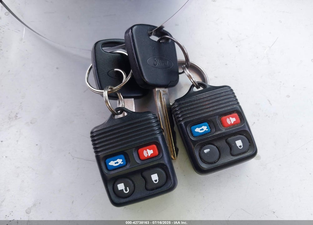 2003 FORD FOCUS ZX3 VIN: 3FAHP31323R119865