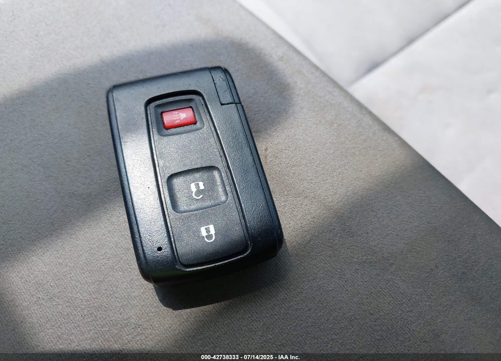 2008 TOYOTA PRIUS VIN: JTDKB20U083352491