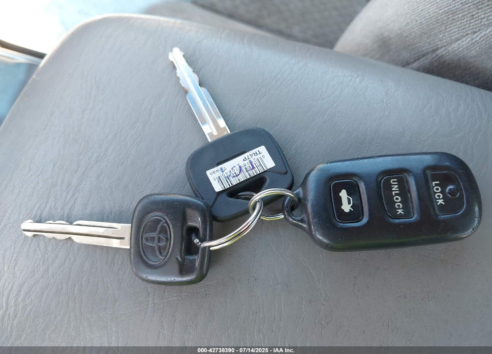 2003 TOYOTA CAMRY LE VIN: 4T1BE32K13U256845