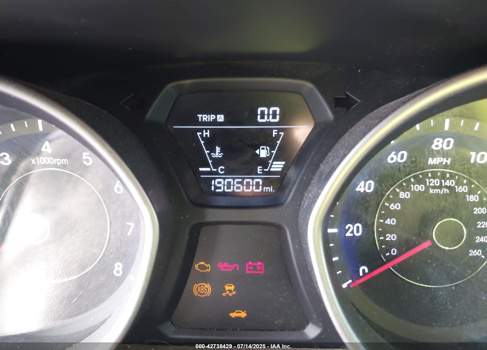 2015 HYUNDAI ELANTRA VIN: 5NPDH4AE4FH548932