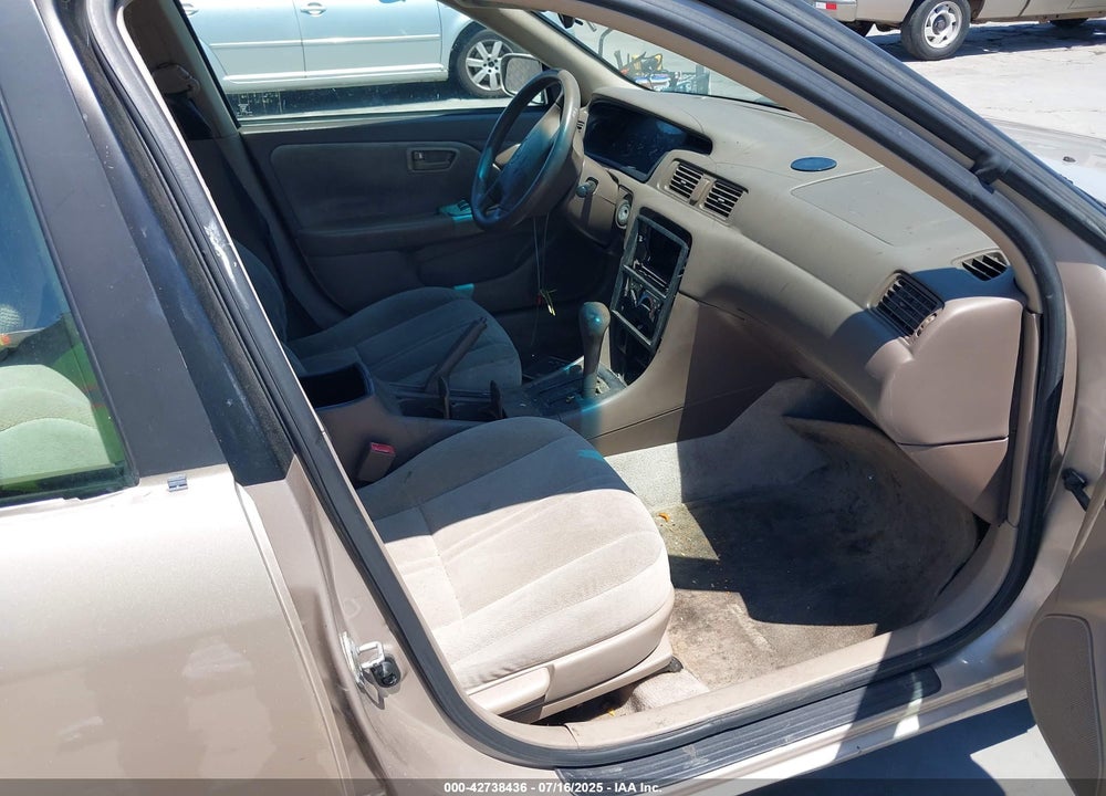 1999 TOYOTA CAMRY CE VIN: 4T1BG22K2XU615999