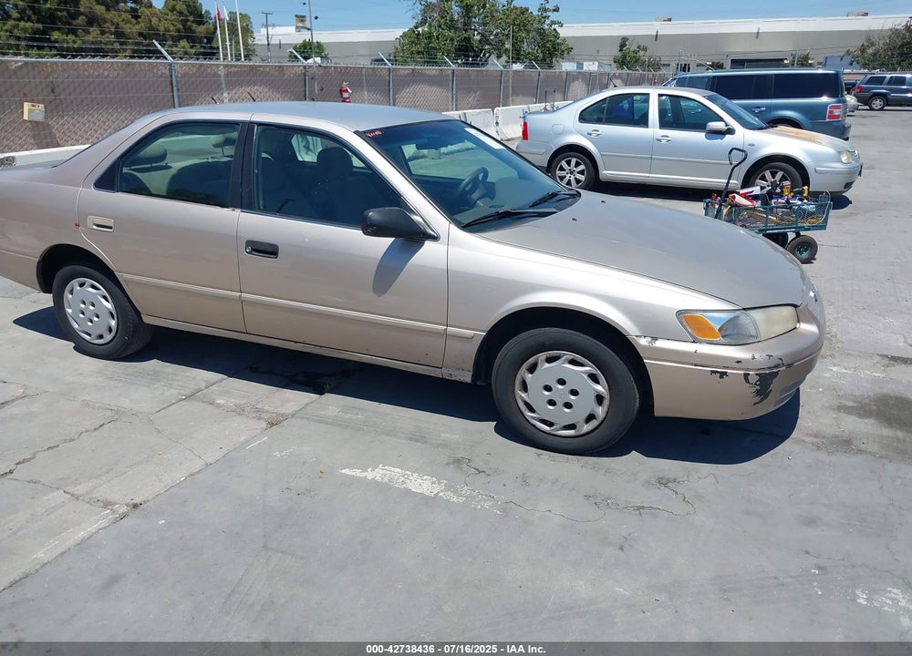 1999 TOYOTA CAMRY CE VIN: 4T1BG22K2XU615999