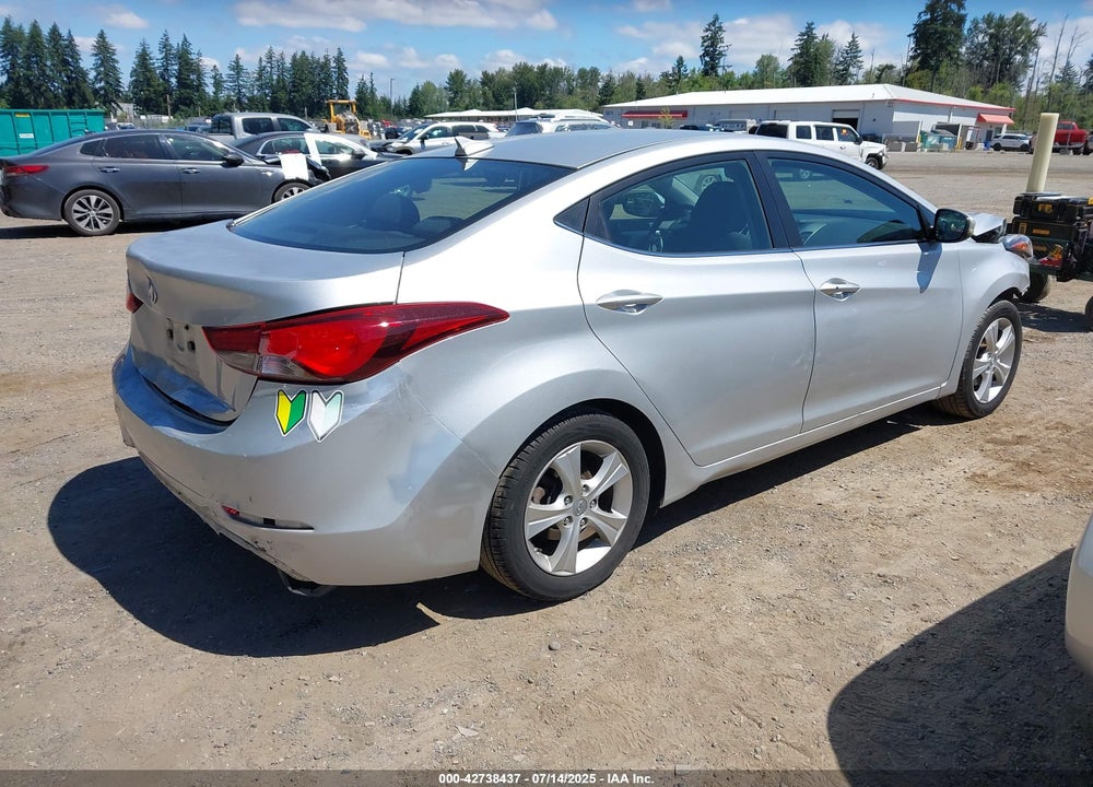 2016 HYUNDAI ELANTRA VIN: 5NPDH4AE4GH736268