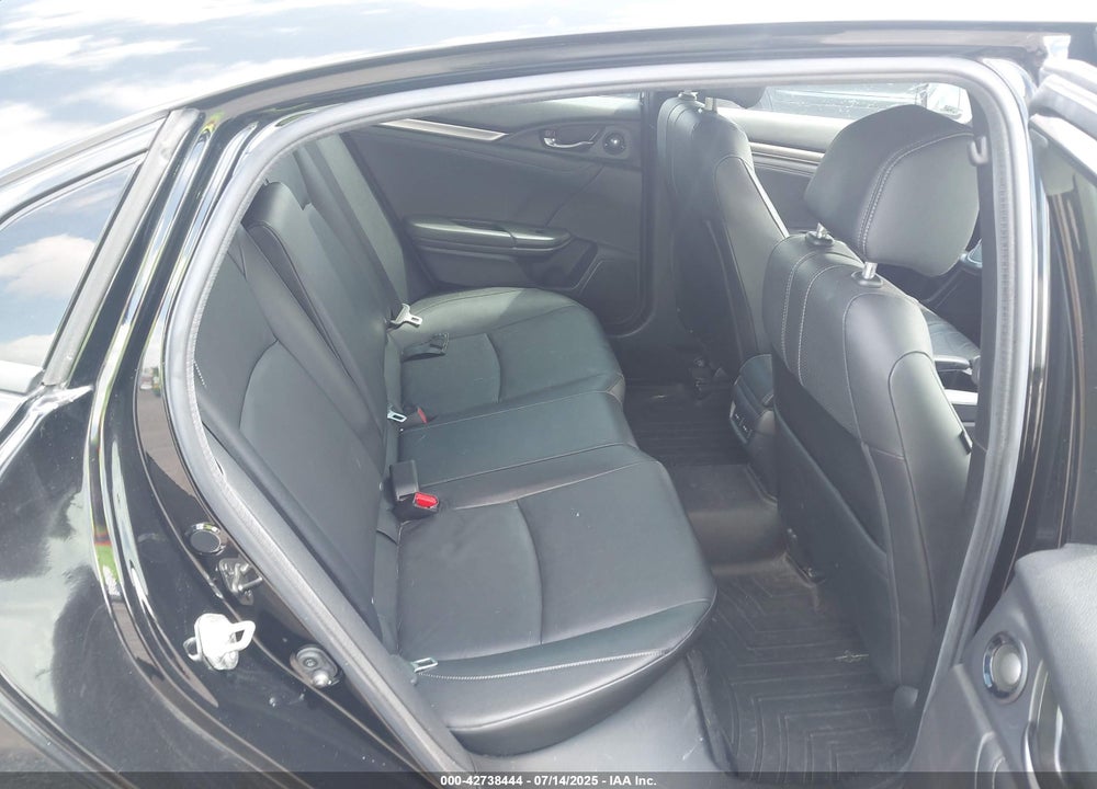 2018 HONDA CIVIC VIN: SHHFK7H90JU412520