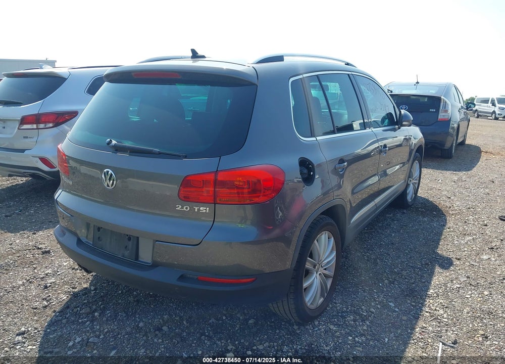 2012 VOLKSWAGEN TIGUAN SE VIN: WVGAV7AX0CW002287