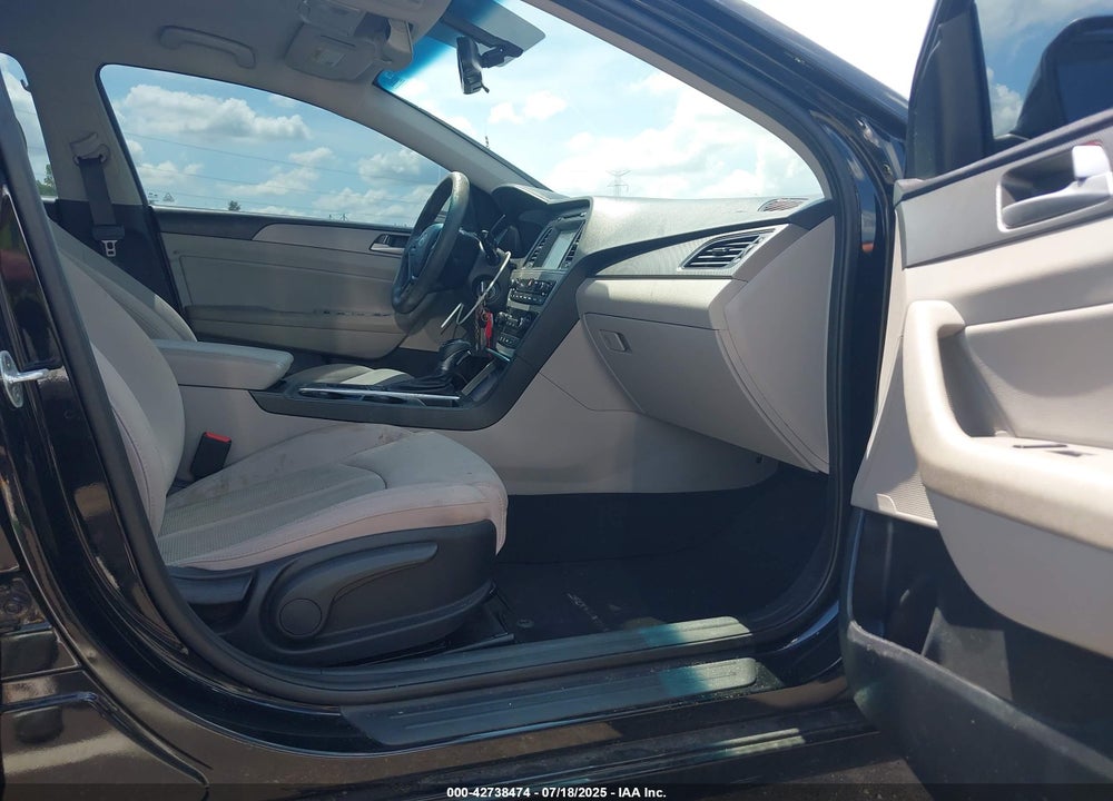 2016 HYUNDAI SONATA VIN: 5NPE24AA2GH415607
