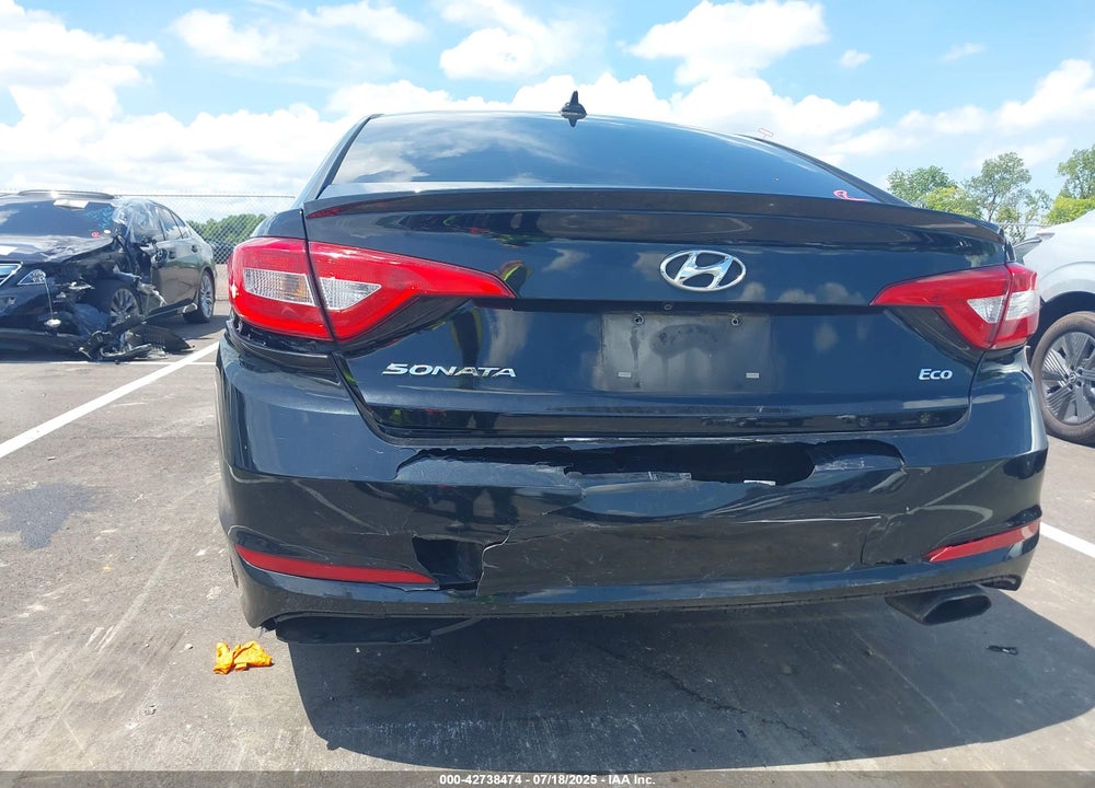 2016 HYUNDAI SONATA VIN: 5NPE24AA2GH415607